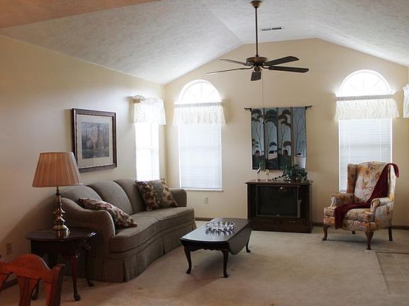 4th image of 24 Ashford Dr