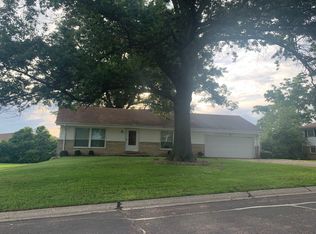 12245 Space Dr, Florissant, MO 63033