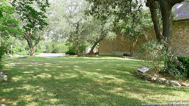 1st image of 23 Westcourt Ln