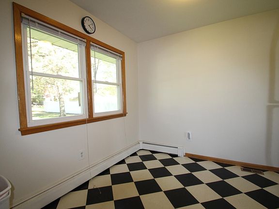 5th image of 848 Dellwood St S