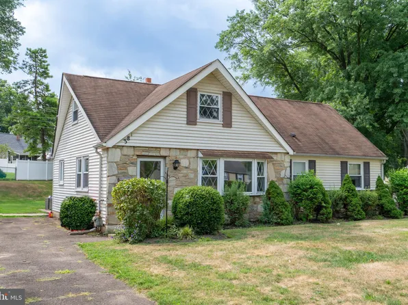 381 Hardman Ln, Warminster, PA 18974