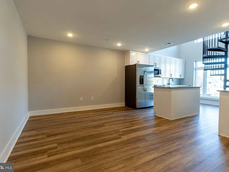 3965 Lancaster Ave #303 — Photo 2