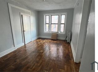 1010 E Tremont Ave, Bronx, NY 10460