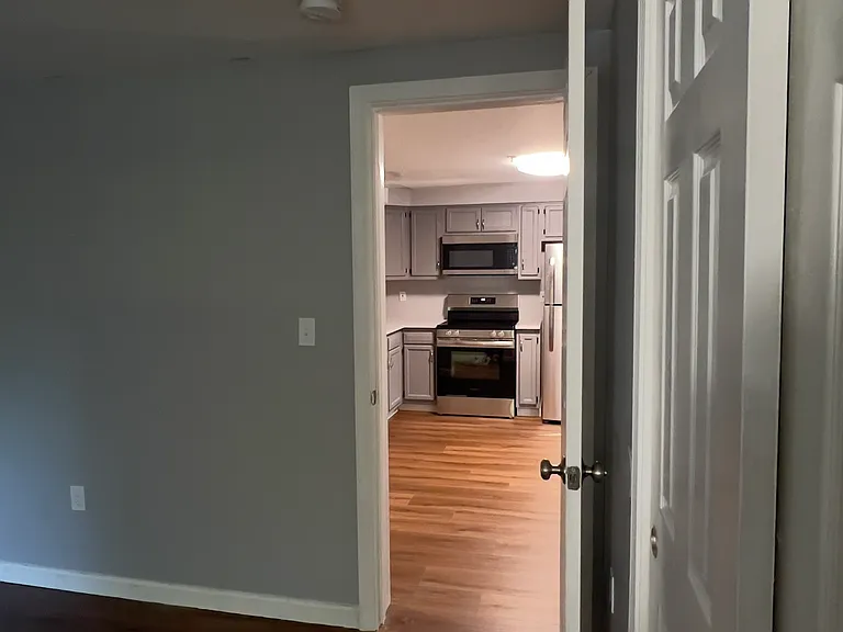 206 Pleasant St #5 — Photo 4