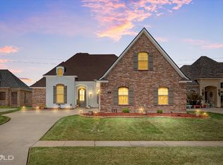 570 Chinquipin Dr, Bossier City, LA 71111