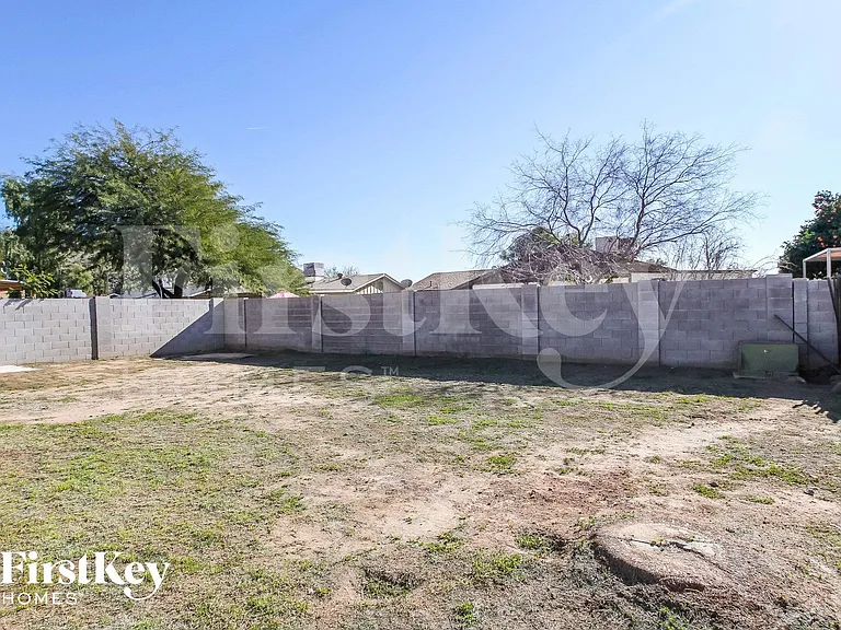 2041 W Windrose Dr — Photo 13