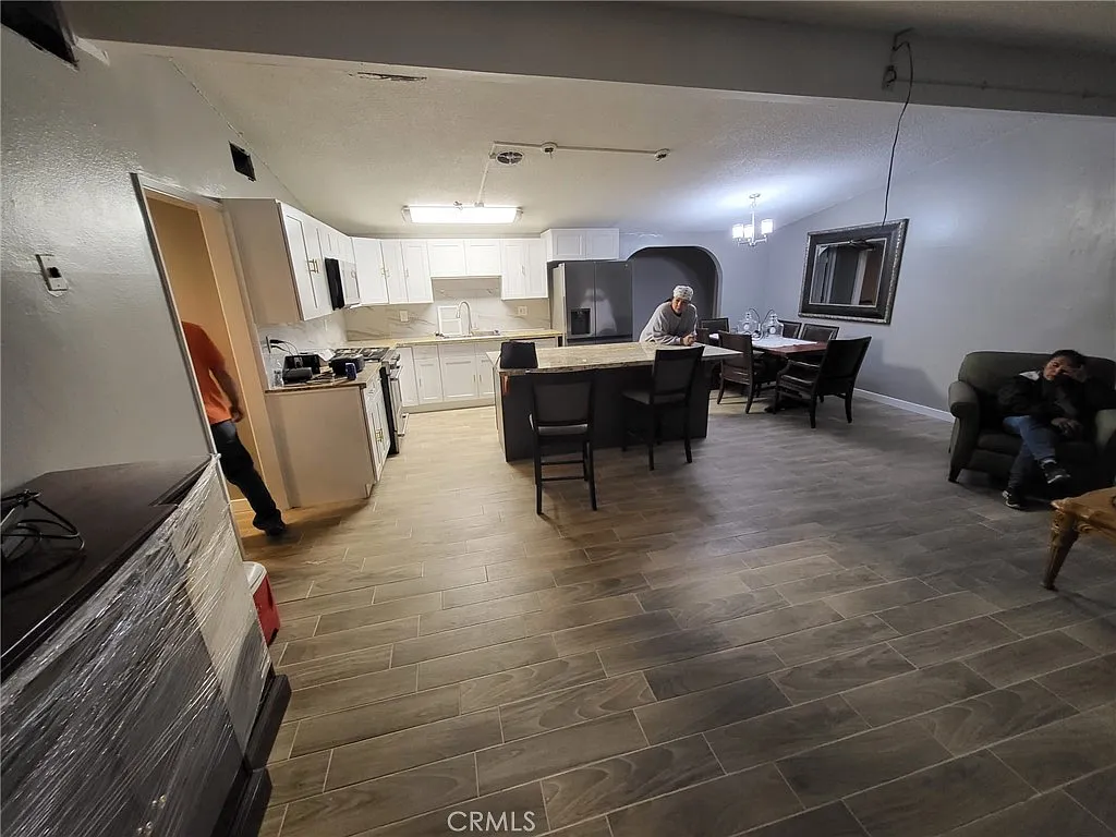 4 bed, 2540 sqft, $3,500 — Photo 2