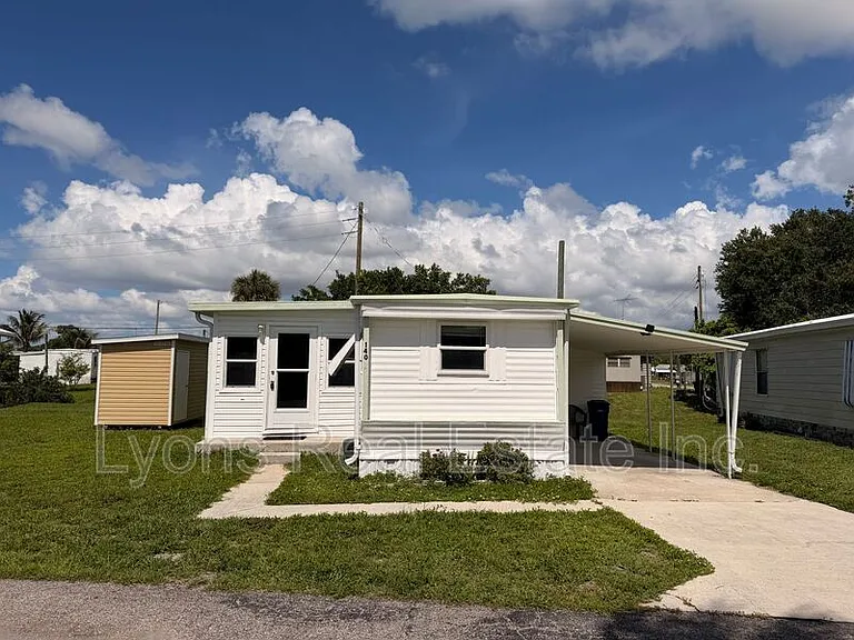 140 Lamplighter Ln — Photo 1