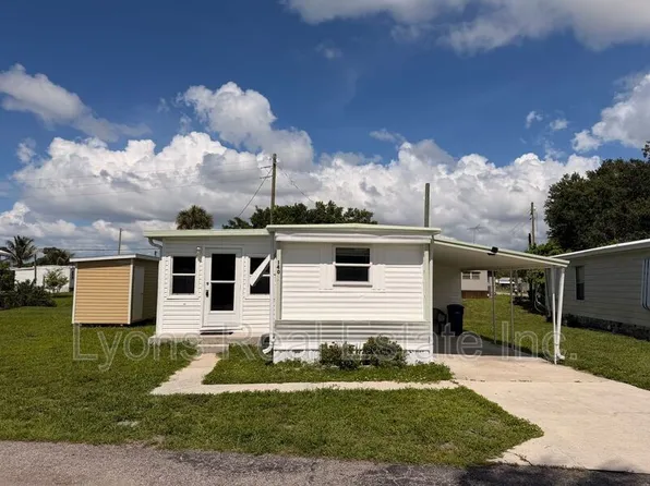 140 Lamplighter Ln, North Fort Myers, FL 33917
