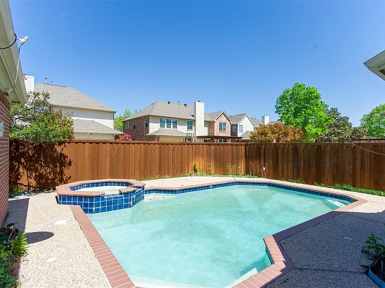 4129 Staten Island Dr — Photo 3