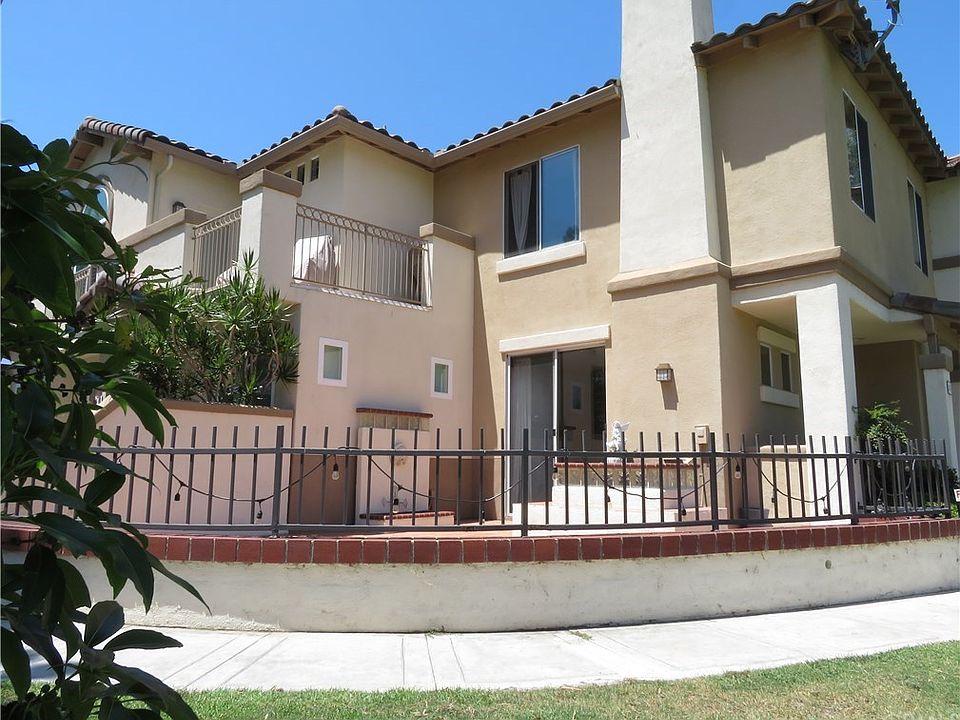 1st image of 2474 Sunningdale Dr