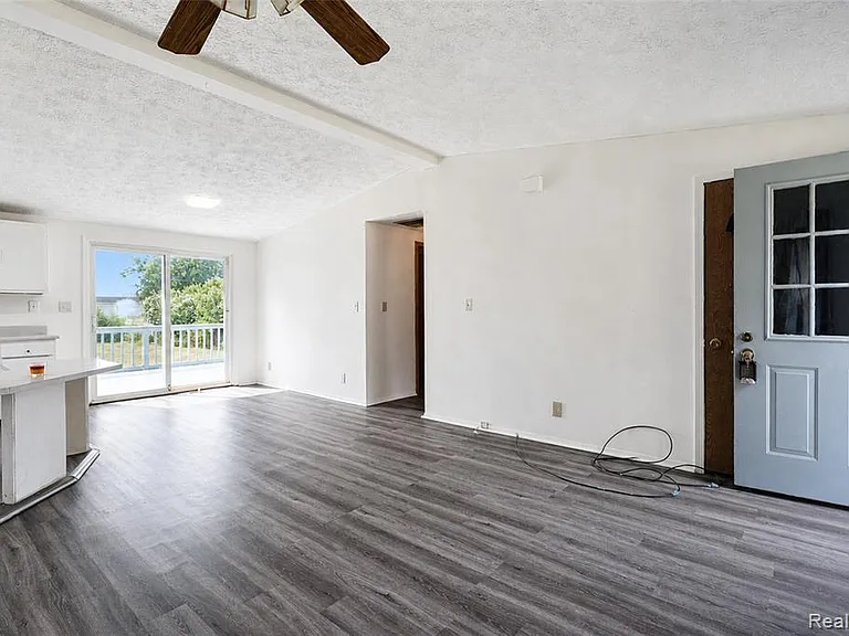 15060 Michael St — Photo 12
