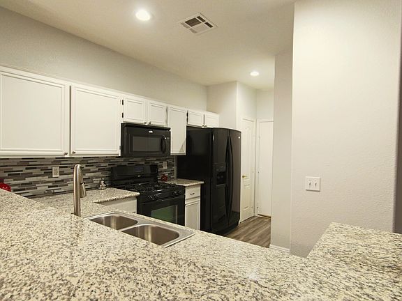 4th image of 5227 Tropical Peach Dr