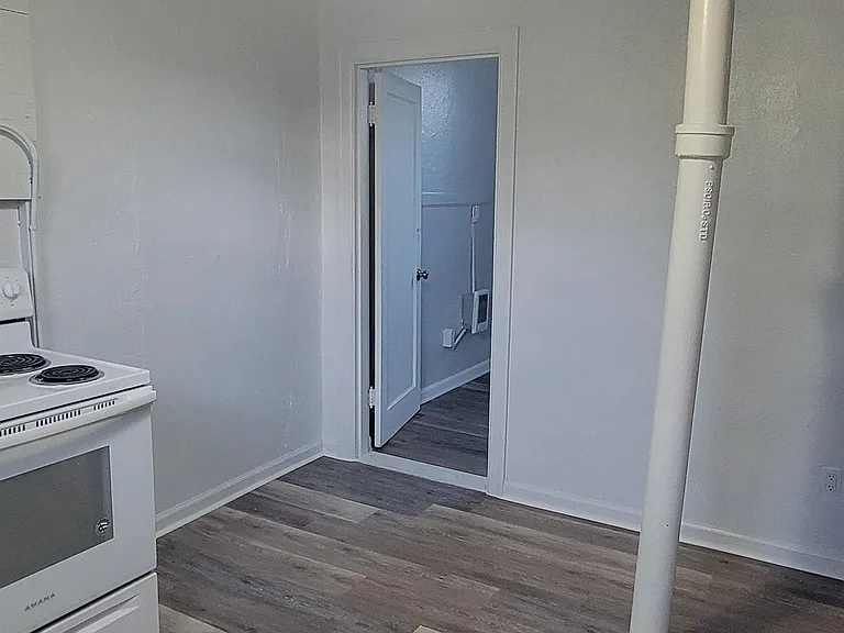 50 N University Ave #6 — Photo 5