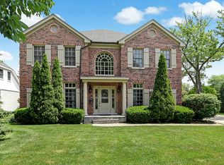 945 S Vine St, Hinsdale, IL