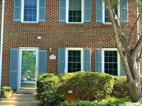933 Paulsboro Dr, Rockville, MD 20850