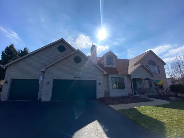 4492 Sunflower Ridge Dr NE, Ada, MI 49301