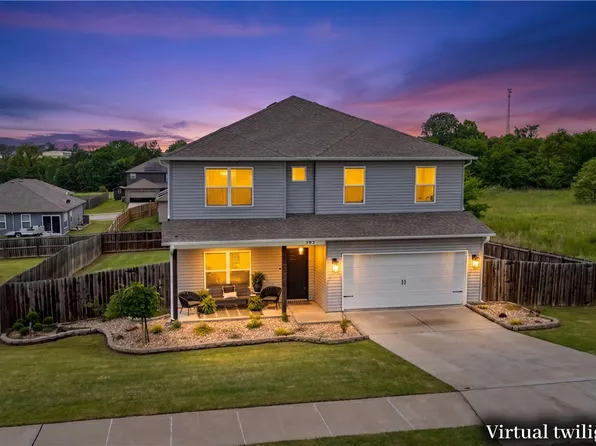 395 Worley St, Huntsville, AR 72740