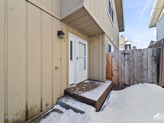 3rd image of 8700 Blackberry St