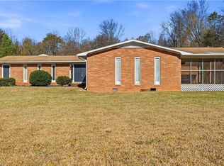 201 Saint Lukes Church Rd, Mebane, NC 27302