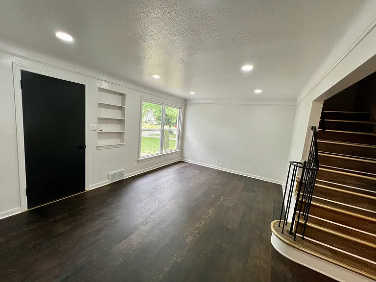 4185 Wyncote Rd — Photo 3