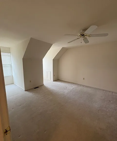 401 Greens Ct — Photo 15