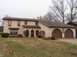 1415 Shaffer Dr, Lorain, OH