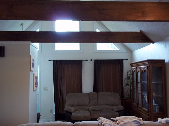 2nd image of 624 E Brownie St