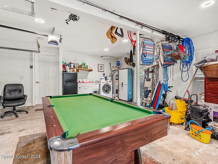 265 Marion St — Photo 37
