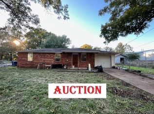 704 S 5th St, Hartshorne, OK 74547