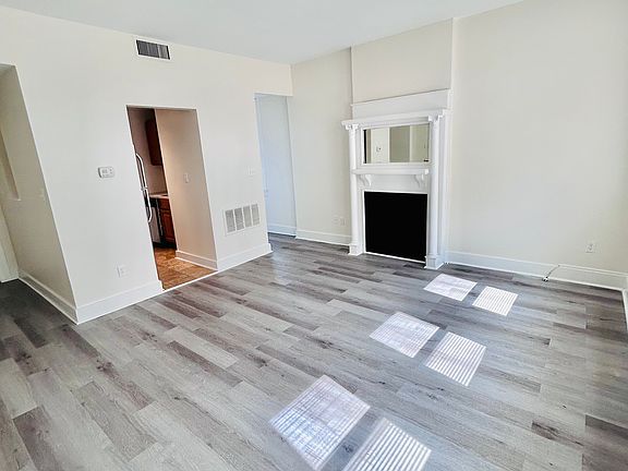 3rd image of 1726 Saint Paul St #4A