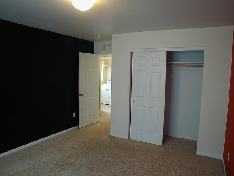 520 W 2nd St — Photo 10