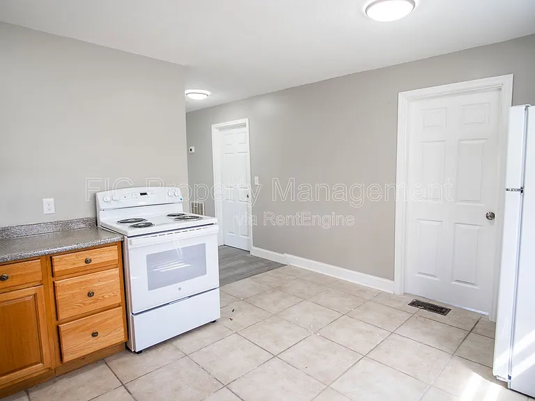 5804 Old Rutledge Pike — Photo 13