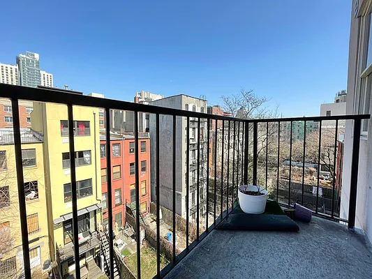 Rented by Bruma Realty LLC | media 12