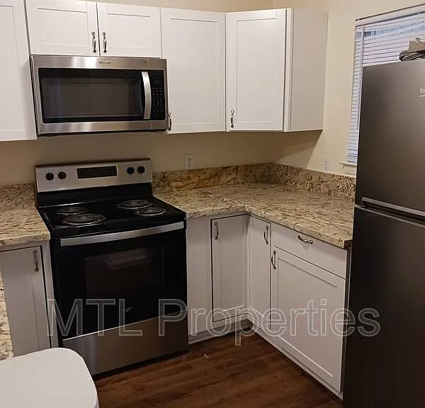 1674 Eagles Pl #1 — Photo 5