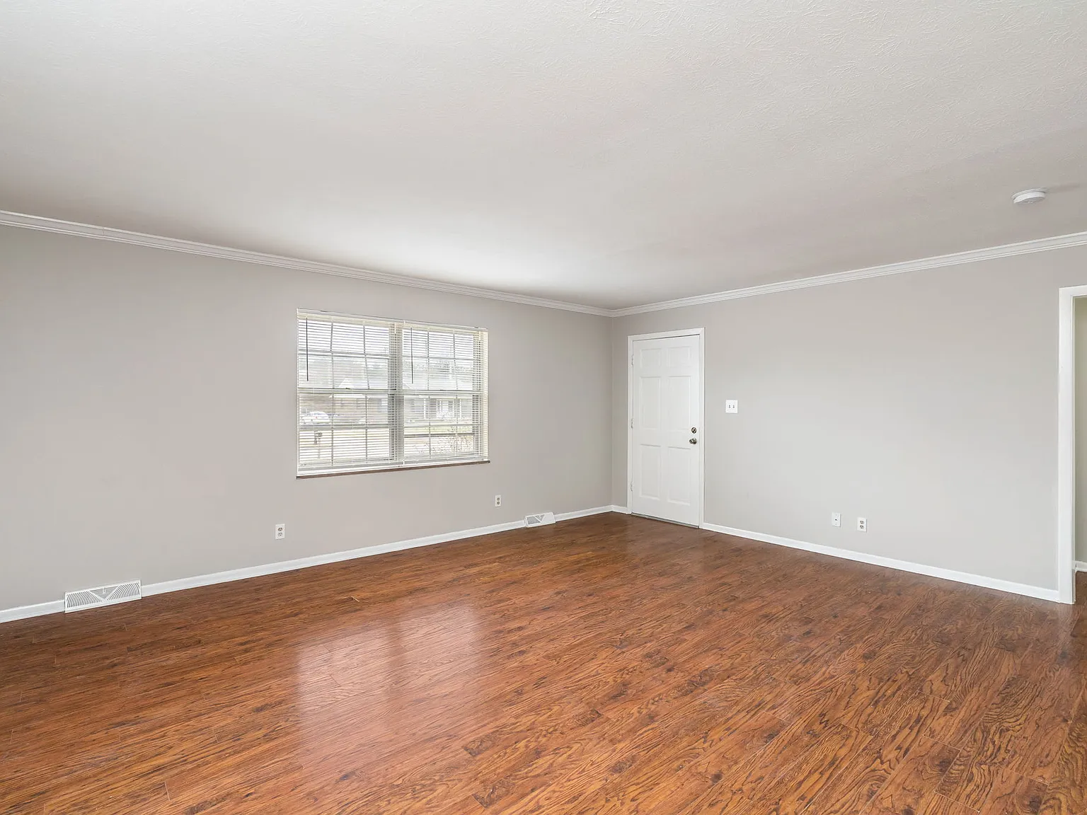 (ACHAR) 11705 & 11707 Williamsburg Duplex - 11707 — Photo 3