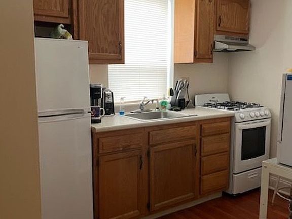 2nd image of 706 S 23rd St Floor 2