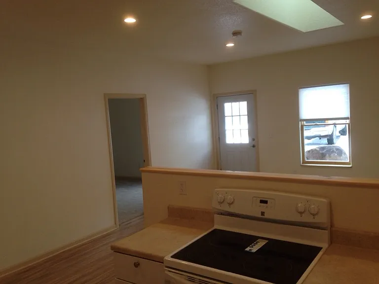 459 W 3rd St #2 — Photo 6
