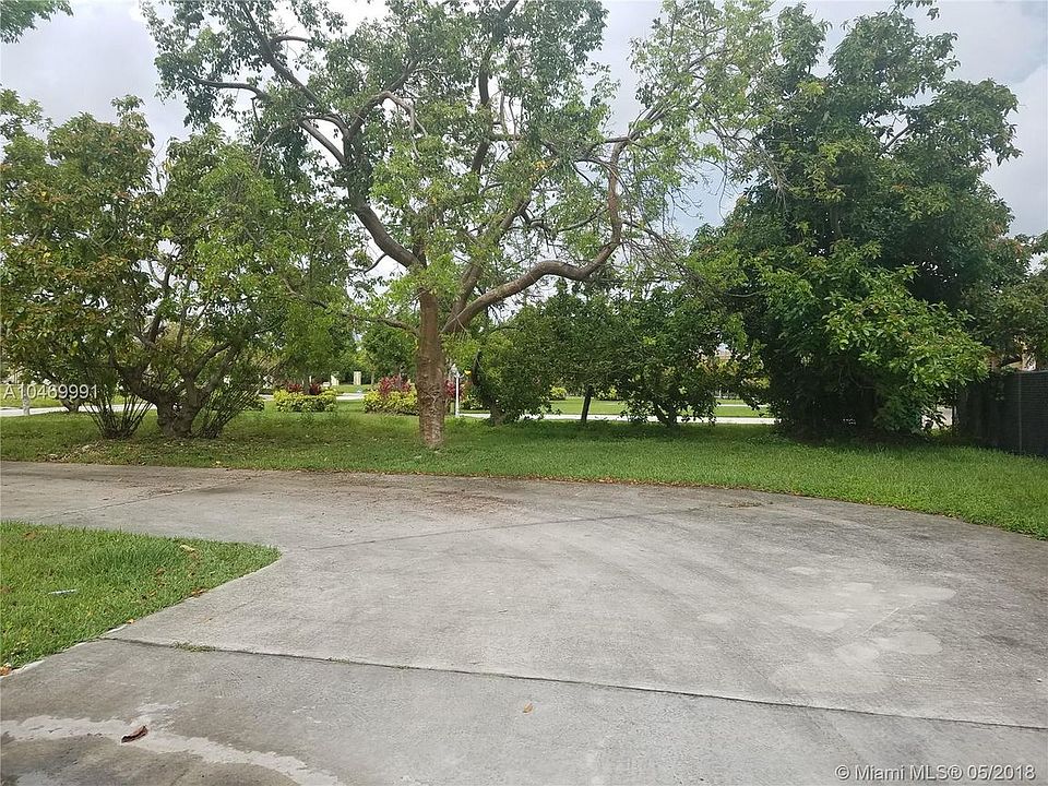 2nd image of 15461 SW 274th St