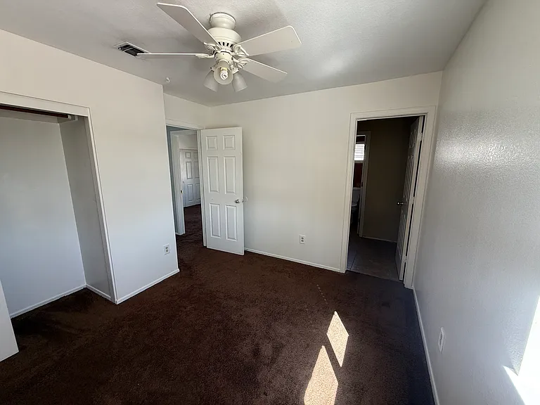 5104 Sequin Dr — Photo 6
