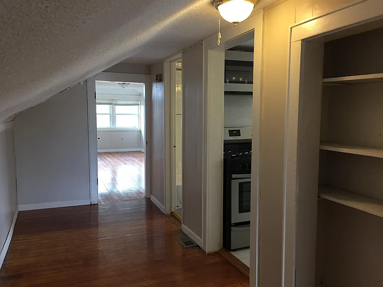 1005 King Ave — Photo 2