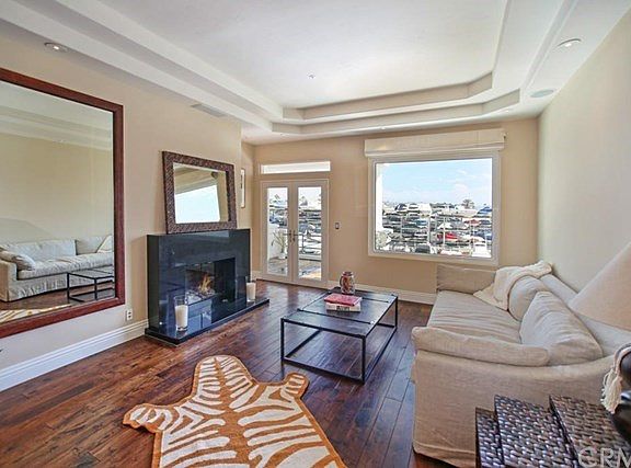 2nd image of 2700 Newport Blvd APT 324