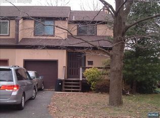 32 Lincoln Ave, Bergenfield, NJ 07621