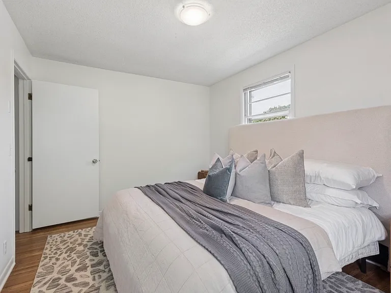 410 Annex Ave — Photo 7