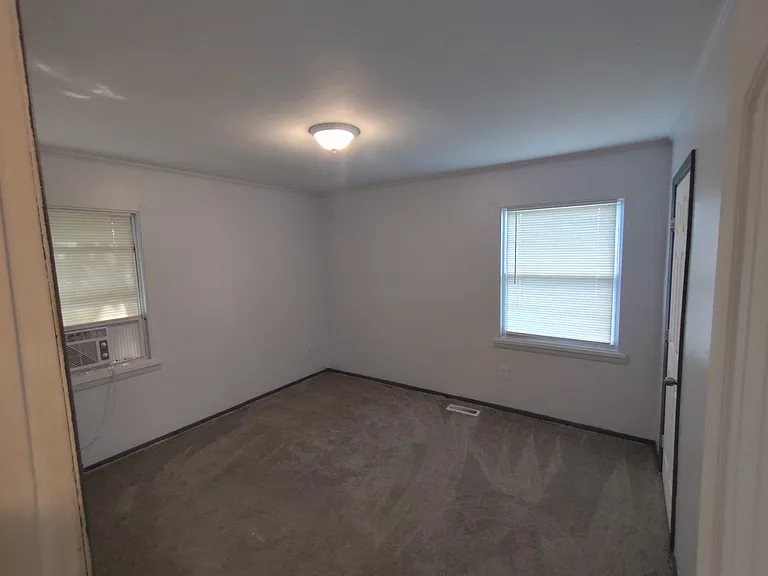 7426 Kensington Rd — Photo 8