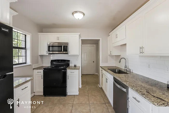4 bed, 2.0 bath, 1284 sqft, $1,895 — Photo 4
