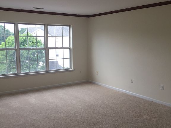 5th image of 118 Sundown Ct Unit 3C