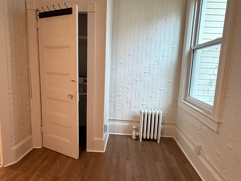 389 Van Duzer St #1B — Photo 11