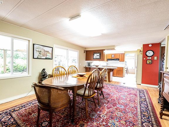 4th image of 791 Huckleberry Ln
