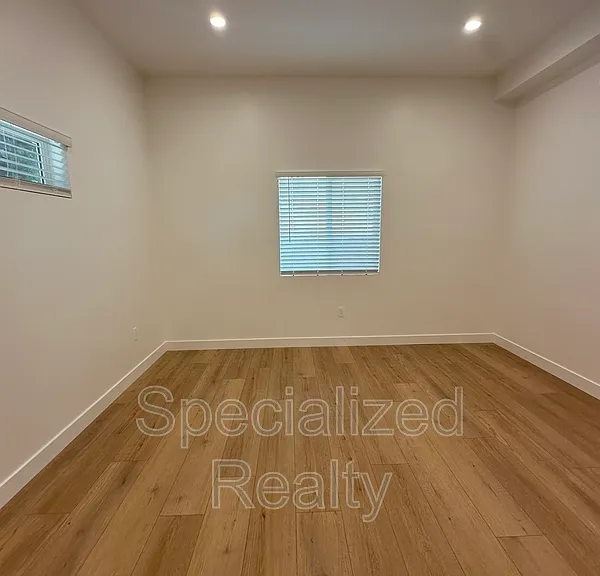 1135 Scofield Dr #A — Photo 11